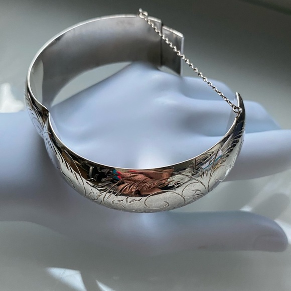Vintage 925 Sterling Silver Etched Floral Hinge Bangle Bracelet Estate Piece - Picture 3 of 7